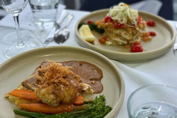 AussieVIEW 오지뷰 클리어뷰 디너 크루즈 + 와인 페어링