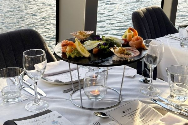 AussieVIEW 오지뷰 클리어뷰 디너 크루즈 + 와인 페어링